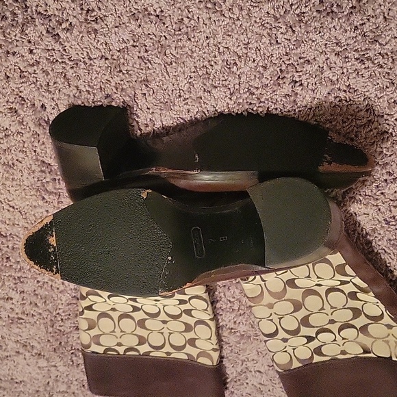 Coach Signature Boot - Picture 2 of 5